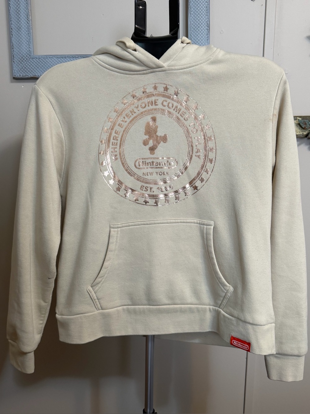 Official Nintendo New York Flagship Store graphic pullover hoodie size small